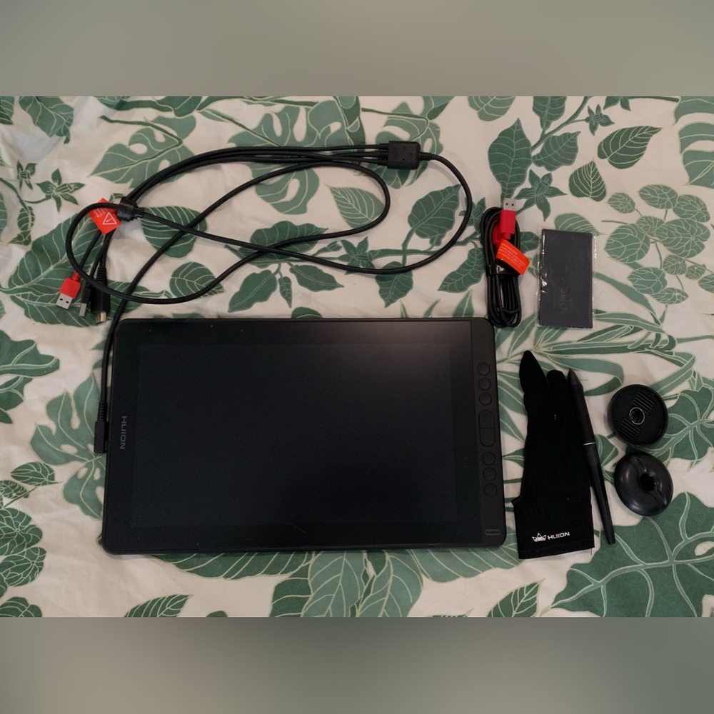 Huion kamvas 13 drawing tablet